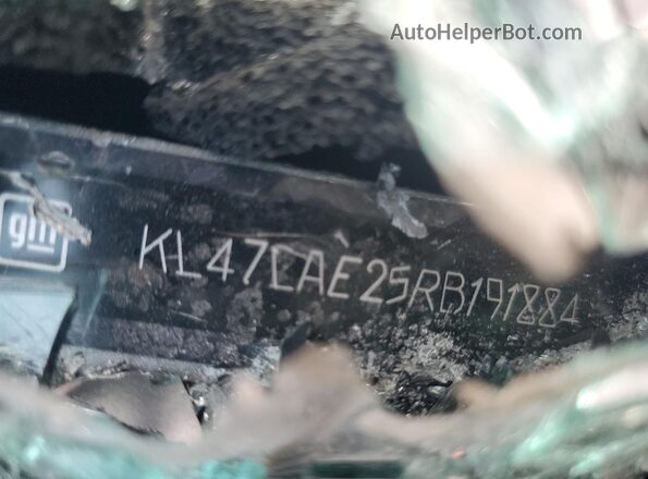 KL47LAE25RB191884 2024 BUICK OTHER Silver Widok naklejki z numerem VIN