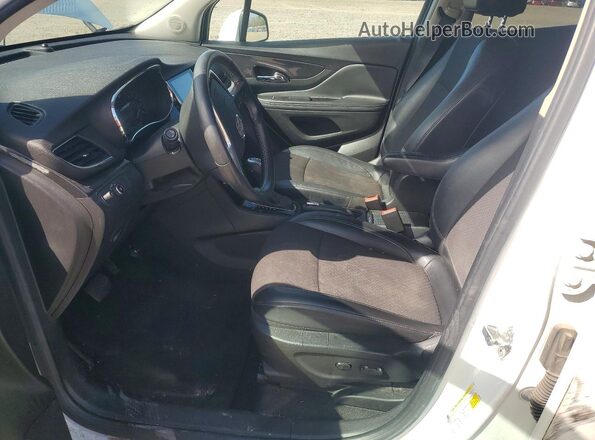 KL4CJASB2JB605801 2018 BUICK ENCORE White ხელსაწყოთა პანელის ხედი