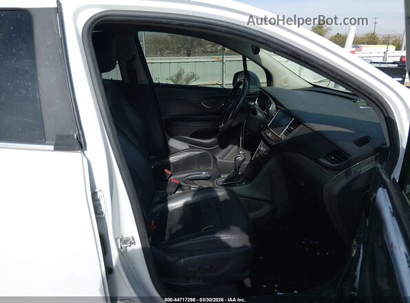 KL4CJCSB9JB631243 2018 BUICK ENCORE White Widok wnętrza z przodu