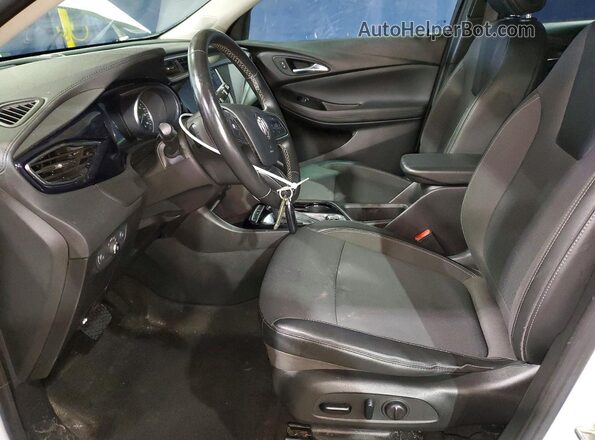 KL4MMDSL3PB015024 2023 BUICK ENCORE White Вид салону спереду