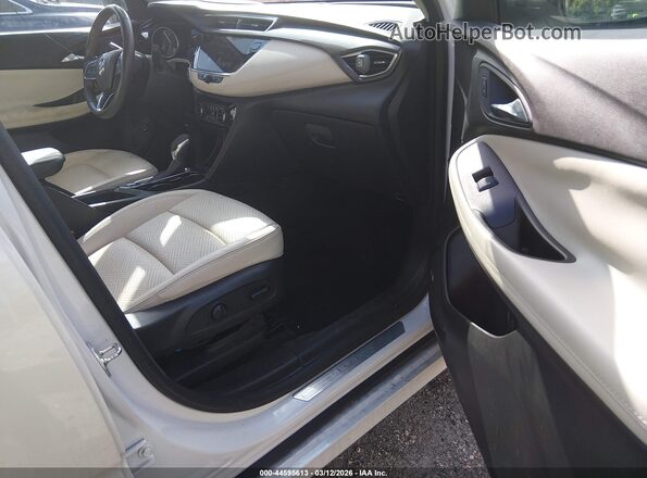 KL4MMFSL7NB027623 2022 BUICK ENCORE White Widok wnętrza z przodu