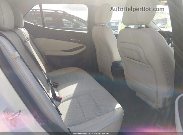 KL4MMFSL7NB027623 2022 BUICK ENCORE White Widok naklejki z numerem VIN