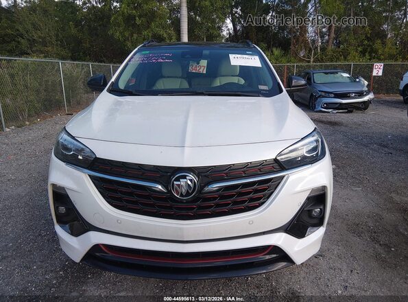 KL4MMFSL7NB027623 2022 BUICK ENCORE White Widok wnętrza z tyłu