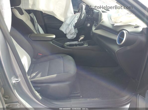 KL77LFE23RC139972 2024 CHEVROLET TRAX Gray Вид салону спереду