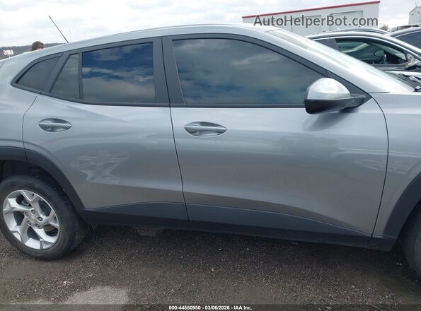 KL77LFE23RC139972 2024 CHEVROLET TRAX Gray Вид задньої частини салону