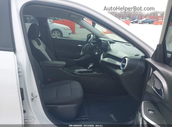 KL77LFE26RC111440 2024 CHEVROLET TRAX White Widok wnętrza z przodu