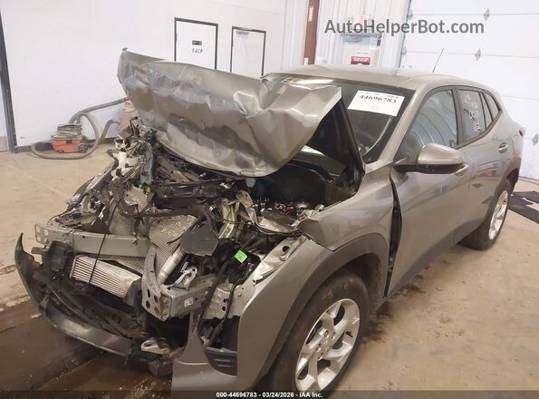 KL77LFEP1TC010129 2026 CHEVROLET TRAX Gray წინა მარცხენა ხედი სამი მეოთხედიდან