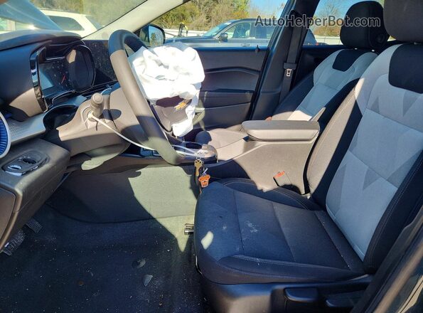 KL77LFEP3TC001111 2026 CHEVROLET TRAX Charcoal Вид салону спереду