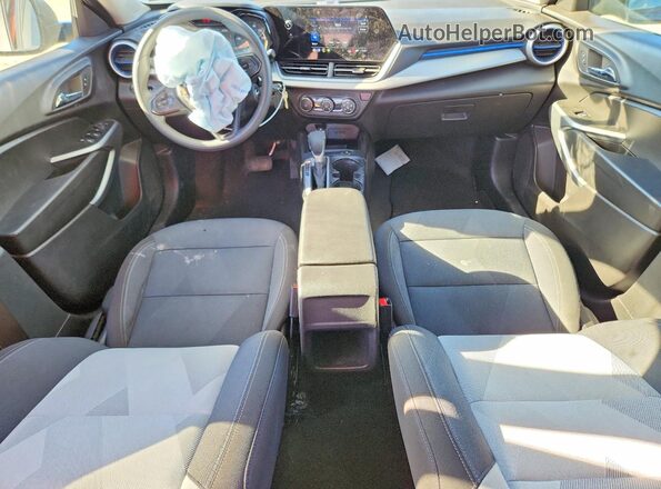 KL77LFEP3TC001111 2026 CHEVROLET TRAX Charcoal Вид панелі приладів