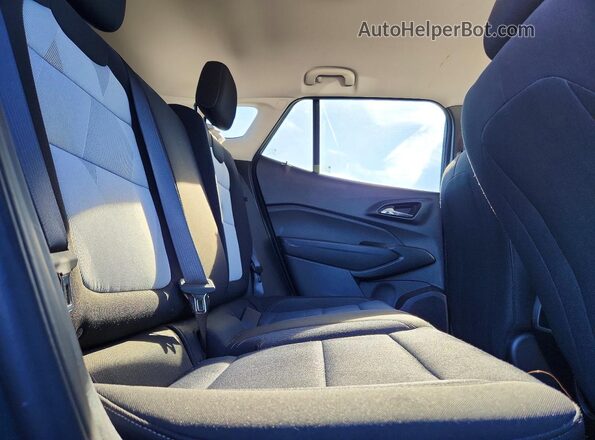 KL77LFEP3TC001111 2026 CHEVROLET TRAX Charcoal Вид задньої частини салону