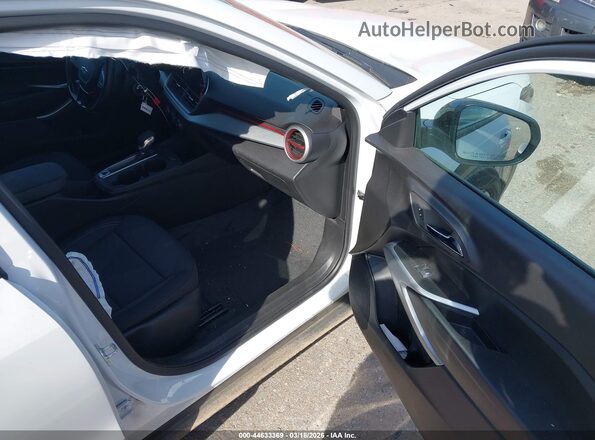 KL77LGEP1SC306093 2025 CHEVROLET TRAX White Սալոնի դիմացի տեսք