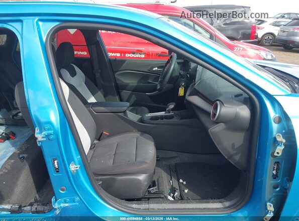 KL77LGEP3SC062849 2025 CHEVROLET TRAX Синий Вид салона спереди