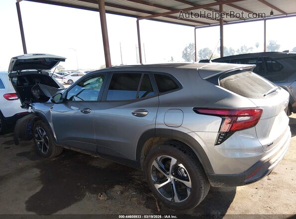 KL77LGEP7TC047384 2026 CHEVROLET TRAX Silver Widok wnętrza 360 stopni
