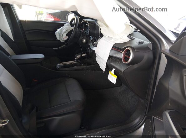 KL77LGEP7TC047384 2026 CHEVROLET TRAX Silver Widok wnętrza z przodu