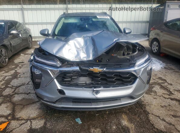 KL77LHE20RC054499 2024 CHEVROLET TRAX Charcoal Widok z przodu