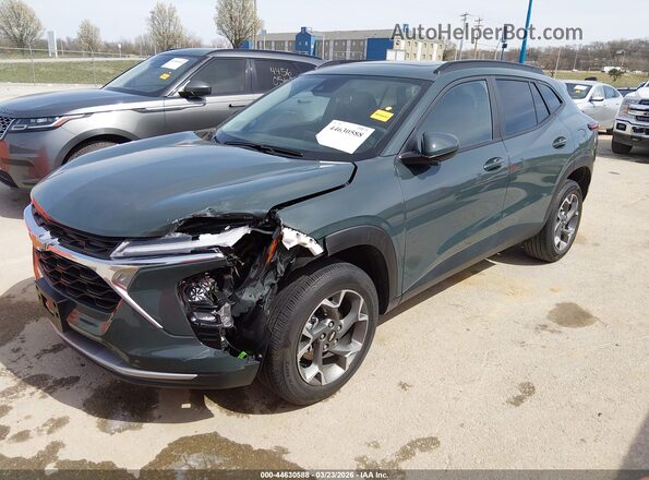 KL77LHEP2SC245276 2025 CHEVROLET TRAX Green Առջևի ձախ երեք քառորդ տեսարան