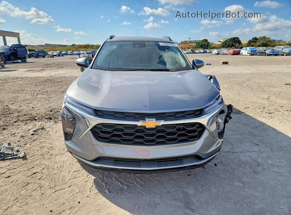 KL77LHEP3TC093669 2026 CHEVROLET TRAX Gray Вид спереду