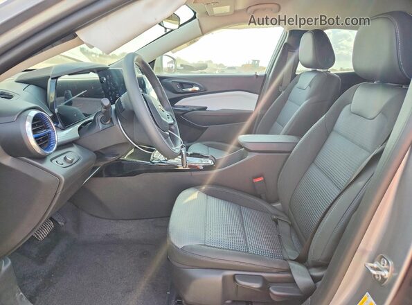 KL77LHEP3TC093669 2026 CHEVROLET TRAX Gray Вид салону спереду