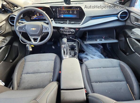 KL77LHEP5TC014826 2026 CHEVROLET TRAX Black Widok deski rozdzielczej