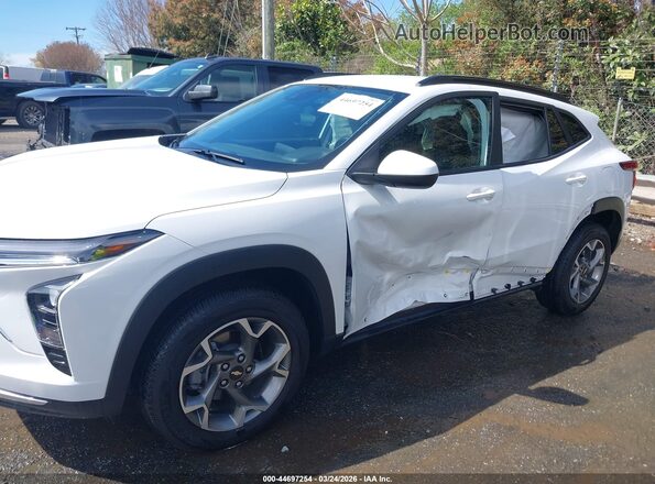 KL77LHEP6SC171926 2025 CHEVROLET TRAX White Вид спереду