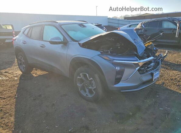 KL77LHEPXTC022436 2026 CHEVROLET TRAX Silver Delantero derecho