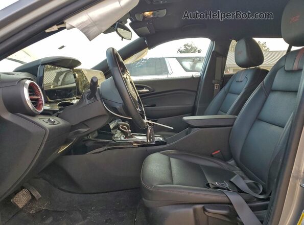 KL77LJEP1SC058389 2025 CHEVROLET TRAX Silver Front interior view