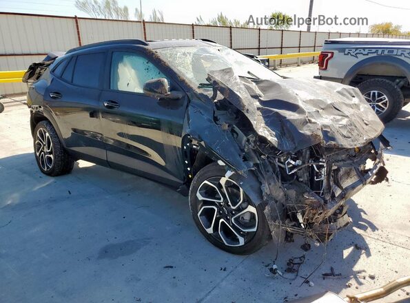 KL77LJEP9TC016196 2026 CHEVROLET TRAX Черный Передняя правая четверть