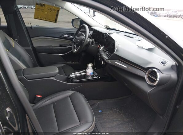 KL77LKEP3SC136242 2025 CHEVROLET TRAX Black Սալոնի դիմացի տեսք