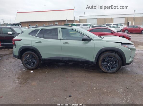 KL77LKEPXSC008239 2025 CHEVROLET TRAX Green Вид задньої частини салону
