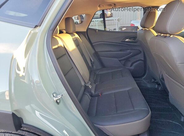 KL77LKEPXTC014284 2026 CHEVROLET TRAX Green Вид задньої частини салону