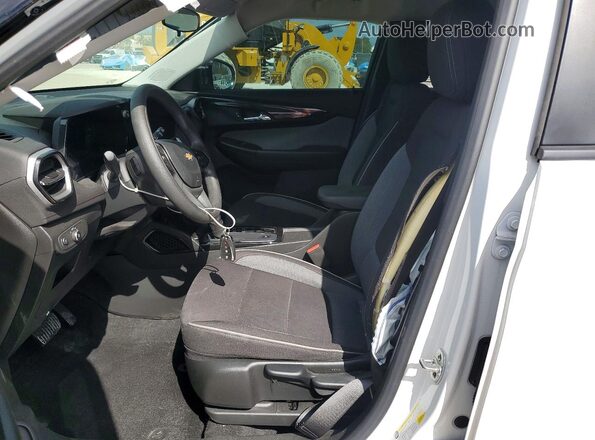 KL79MMS21RB177429 2024 CHEVROLET TRAILBLAZER White Widok wnętrza z przodu