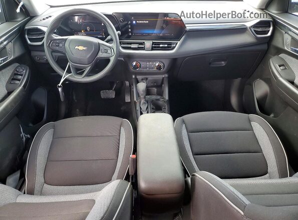 KL79MMS21RB177429 2024 CHEVROLET TRAILBLAZER White Widok deski rozdzielczej