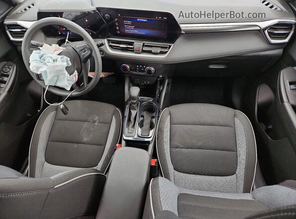 KL79MMSP1SB177657 2025 CHEVROLET TRAILBLAZER White Widok deski rozdzielczej