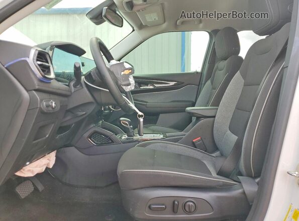 KL79MPSL2RB033026 2024 CHEVROLET TRAILBLAZER White Vista interior delantera