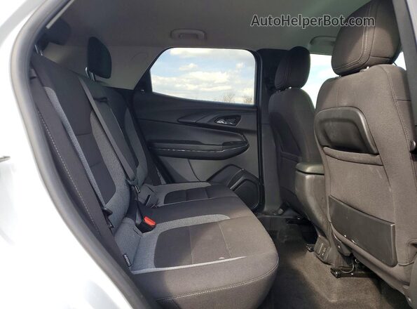 KL79MPSL2RB033026 2024 CHEVROLET TRAILBLAZER White Vista de los asientos traseros