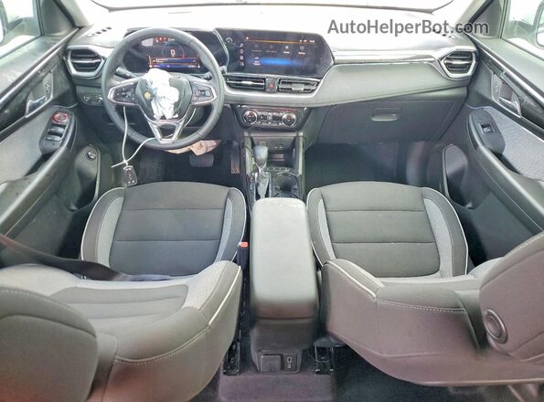 KL79MPSL2RB033026 2024 CHEVROLET TRAILBLAZER White Vista del salpicadero