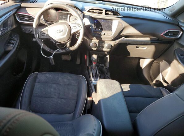 KL79MTSL8NB043238 2022 CHEVROLET TRAILBLAZER Красный Вид панели приборов