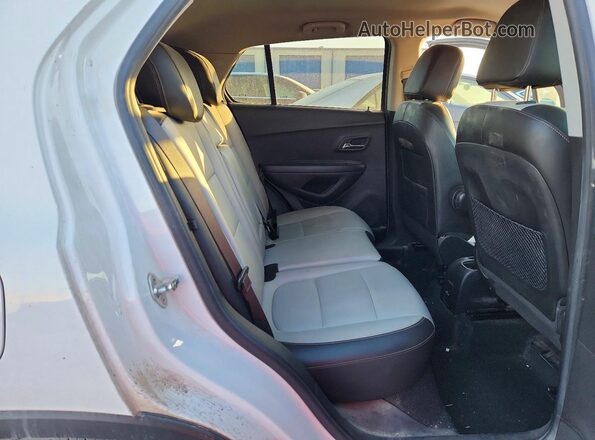 KL7CJLSB0MB331677 2021 CHEVROLET TRAX White უკანა სალონის ხედი