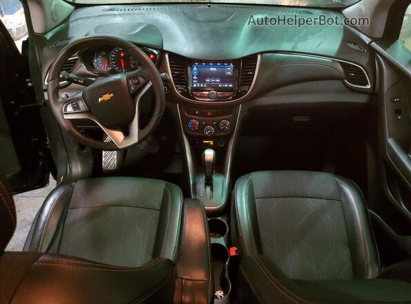 KL7CJLSB2JB617686 2018 CHEVROLET TRAX Серый Вид панели приборов