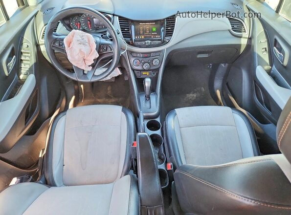 KL7CJLSB3MB323461 2021 CHEVROLET TRAX Black Առջևի վահանակի տեսք