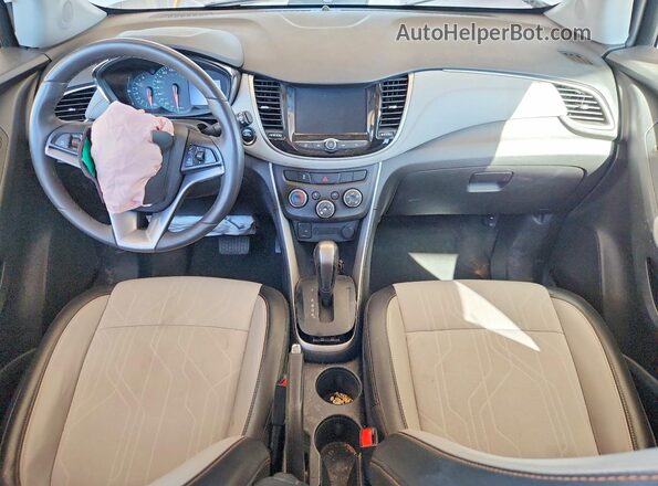 KL7CJLSB5MB360267 2021 CHEVROLET TRAX White Dashboard view