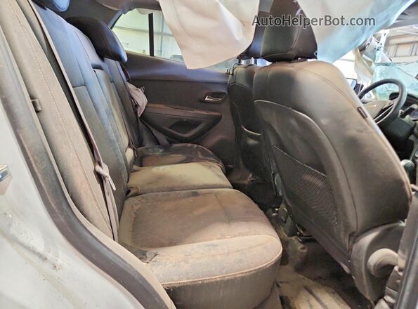 KL7CJLSB9HB189416 2017 CHEVROLET TRAX White Սալոնի հետևի տեսք
