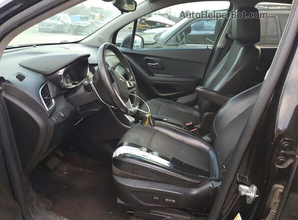 KL7CJLSM6MB368329 2021 CHEVROLET TRAX Black Вид салону спереду
