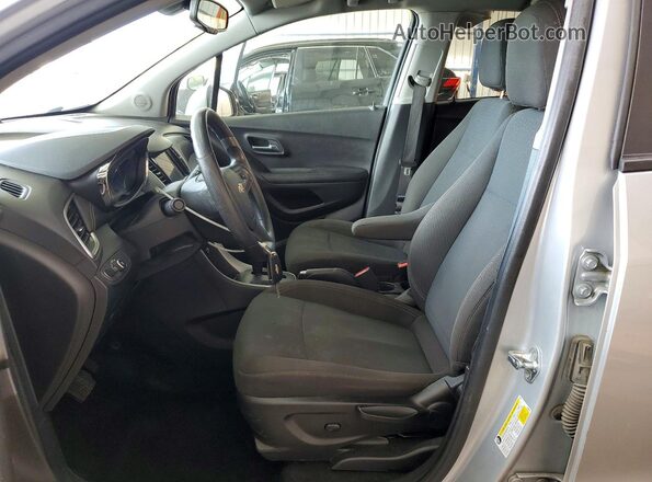 KL7CJNSB2MB349495 2021 CHEVROLET TRAX Silver Սալոնի դիմացի տեսք