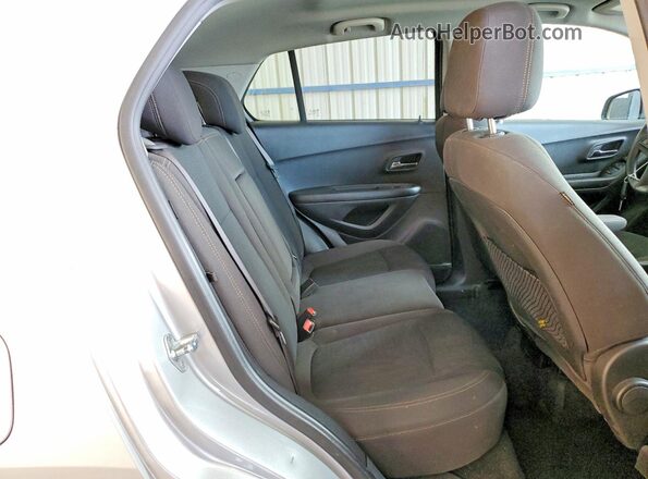 KL7CJNSB2MB349495 2021 CHEVROLET TRAX Silver Սալոնի հետևի տեսք
