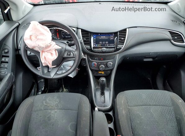 KL7CJNSM5MB366759 2021 CHEVROLET TRAX Red Առջևի վահանակի տեսք