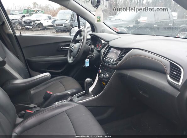 KL7CJPSB1MB327466 2021 CHEVROLET TRAX Tan Սալոնի դիմացի տեսք