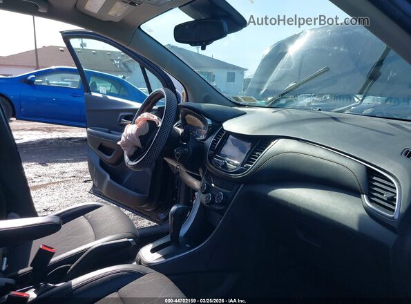 KL7CJPSB2MB345023 2021 CHEVROLET TRAX Black Front interior view