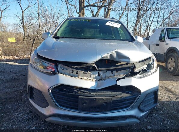 KL7CJPSB8JB710462 2018 CHEVROLET TRAX Silver Սարքավորումների վահանակի տեսք