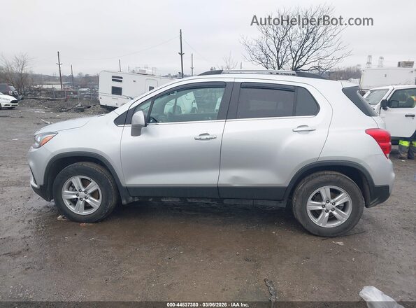 KL7CJPSB9KB931778 2019 CHEVROLET TRAX Silver Widok wnętrza z tyłu